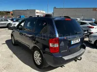 Usado Kia Carnival 185 CV (136 kW) 2010 Azul Monovolumen
