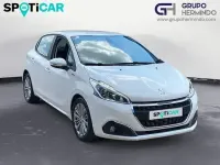 Usado Peugeot 208 Signature Sky 100 CV (73 kW) 2019 Blanco Utilitario