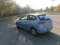 Usado Seat Ibiza 75 CV (55 kW) 2004 Gris / plata Utilitario