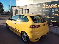 Usado Seat Ibiza Sport 100 CV (73 kW) 2005 Amarillo Berlina