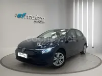 Usado VW Golf VIII 116 CV (85 kW) 2021 Azul Berlina