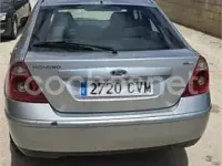 Usado Ford Mondeo Ghia 130 CV (95 kW) 2004 Gris / plata Berlina
