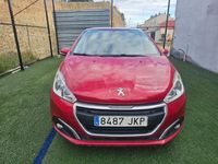 Usado Peugeot 208 Access 82 CV (60 kW) 2015 Rojo Utilitario