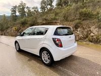 Usado Chevrolet Aveo LTZ 100 CV (73 kW) 2013 Blanco Berlina