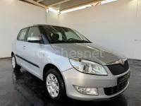 Usado Skoda Fabia Ambition 75 CV (55 kW) 2011 Gris / plata Berlina