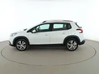 Usado Peugeot 2008 Allure 110 CV (80 kW) 2017 Blanco SUV