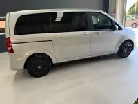Usado Mercedes V220 163 CV (119 kW) 2023 Gris / plata Monovolumen