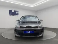 Usado Kia Rio 84 CV (61 kW) 2018 Gris / plata Berlina