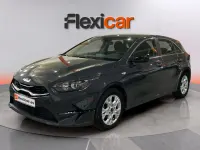 Usado Kia Ceed 136 CV (100 kW) 2023 Gris Utilitario