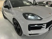 Usado Porsche Cayenne 519 CV (381 kW) 2024 Gris / plata SUV