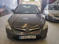 Usado Hyundai i30 Classic 90 HP (66 kW) 2011 Cinzento Sedan