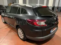 Usado Renault Mégane Dynamique 110 CV (80 kW) 2011 Gris / plata Berlina