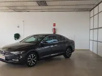 Usado VW Passat Business 150 CV (110 kW) 2023 Negro Familiar