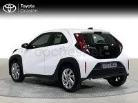 Usado Toyota Aygo X Play 72 CV (52 kW) 2023 Blanco SUV