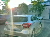 Usado Mercedes A180 Urban 109 CV (80 kW) 2014 Gris / plata Utilitario