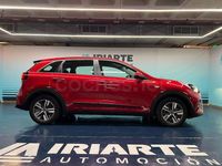 Usado Kia Niro 141 HP (103 kW) 2022 Vermelho SUV