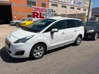 Usado Peugeot 5008 Style 120 CV (88 kW) 2015 Blanco Monovolumen