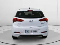 Usado Hyundai i20 90 CV (66 kW) 2015 Blanco Utilitario