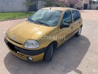 Usado Renault Clio 90 CV (66 kW) 1999 Amarillo Berlina