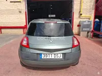 Usado Renault Mégane Dynamique 105 CV (77 kW) 2005 Verde Berlina