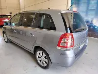 Usado Opel Zafira 110 CV (80 kW) 2010 Gris / plata Monovolumen