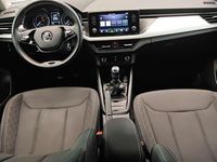 Usado Skoda Kamiq Ambition 90 CV (66 kW) 2022 Blanco SUV