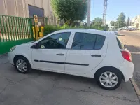 Usado Renault Clio IV Business 90 CV (66 kW) 2012 Blanco Berlina