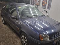 Usado Ford Fiesta Ambiente 60 CV (44 kW) 2000 Azul Utilitario