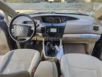 Usado SsangYong Rodius Limited 165 CV (121 kW) 2010 Gris / plata Monovolumen