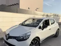 Usado Renault Clio IV Dynamique 90 CV (66 kW) 2016 Blanco Berlina