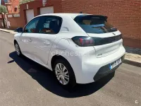 Usado Peugeot 208 Allure 100 CV (73 kW) 2022 Blanco Utilitario
