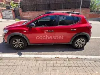 Usado Dacia Sandero Essentiel 100 CV (73 kW) 2021 Rojo Berlina