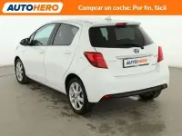 Usado Toyota Yaris Hybrid Advance 101 CV (74 kW) 2017 Blanco
