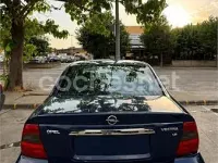 Usado Opel Vectra Edition 115 CV (84 kW) 2000 Azul Familiar