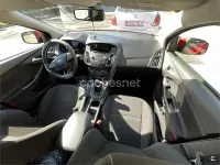 Usado Ford Focus Trend 125 CV (91 kW) 2015 Rojo Berlina