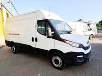 Usado Iveco Daily 126 CV (92 kW) 2017 Blanco Berlina