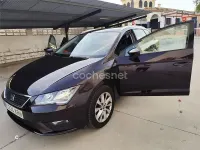 Usado Seat Leon ST Style 110 CV (80 kW) 2018 Violeta / lila Familiar