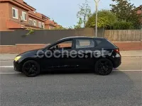 Usado Seat Leon Reference 105 CV (77 kW) 2013 Negro Berlina