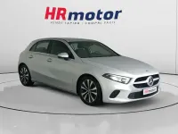 Usado Mercedes A180 116 CV (85 kW) 2021 Gris Utilitario