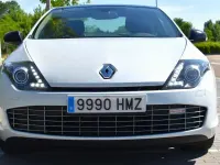 Usado Renault Laguna Coupé LIMITED 150 CV (110 kW) 2012 Blanco Coupe