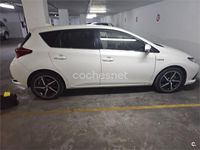 Usado Toyota Auris Hybrid Edition 136 CV (100 kW) 2018 Blanco Berlina