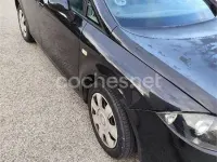 Usado Seat Leon Reference 105 CV (77 kW) 2006 Negro Utilitario