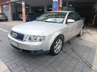 Usado Audi A4 130 HP (95 kW) 2004 Cinzento Sedan