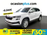 Usado Skoda Karoq Selection 115 CV (84 kW) 2024 Blanco SUV