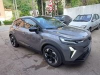 Usado Renault Captur Techno 100 CV (73 kW) 2025 Gris / plata SUV
