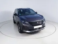 Usado Peugeot 5008 Allure 131 CV (96 kW) 2022 Gris SUV