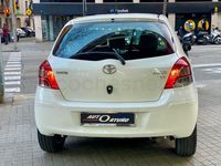 Usado Toyota Yaris Active 90 CV (66 kW) 2011 Blanco Utilitario