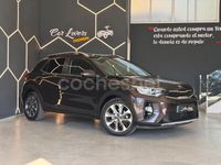 Usado Kia Stonic 110 CV (80 kW) 2018 Gris / plata SUV