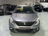 Usado Peugeot 2008 Style 100 CV (73 kW) 2018 Gris / plata SUV