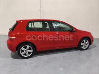 Usado VW Golf VII 105 CV (77 kW) 2012 Rojo Berlina